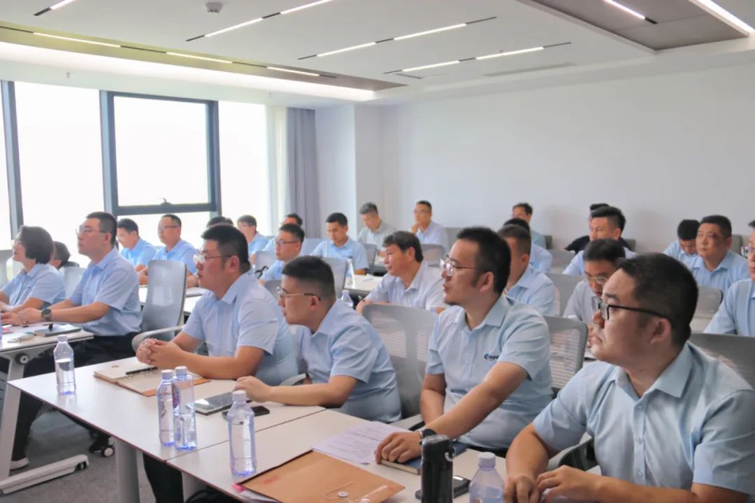 2024年上半年中層管理干部述職會議：述職曬答卷，砥礪再奮進(jìn)。